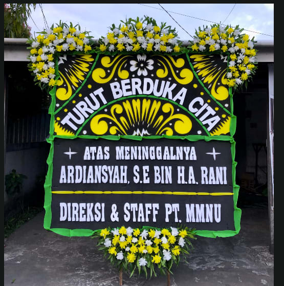 Papan Bunga Wisuda Raisyah Florist
